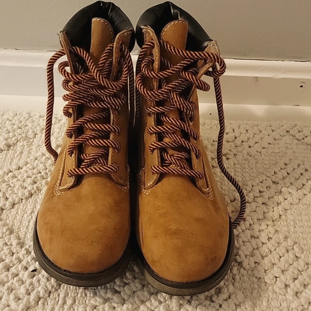 Lace up boots
